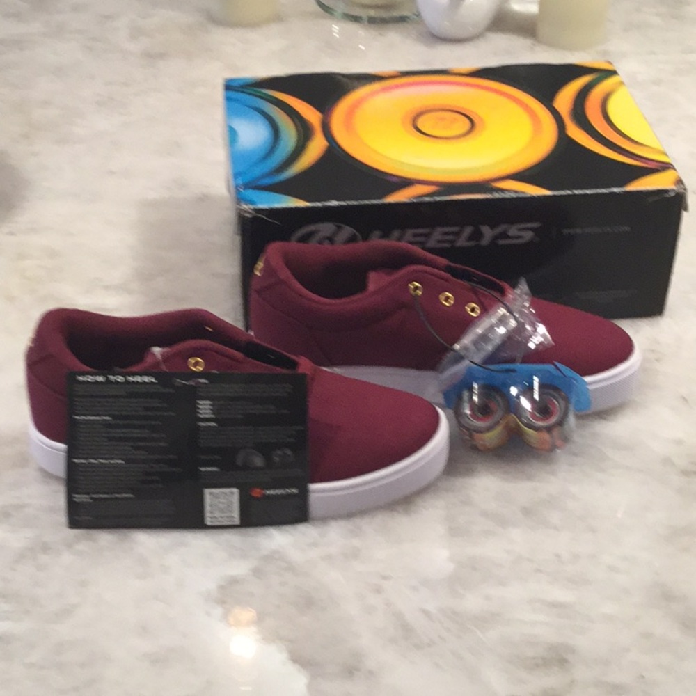 Heelys Burgundy NWT 8
